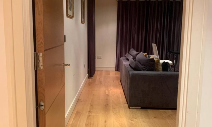 Parsons Green and Walham Apartment | Modern and gorgeous flat in Chelsea, London