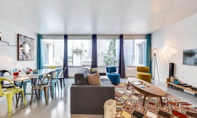 Quartier Sainte-Avoye Apartment | Modern and huge 3BD for 11 guests in Le Marais!