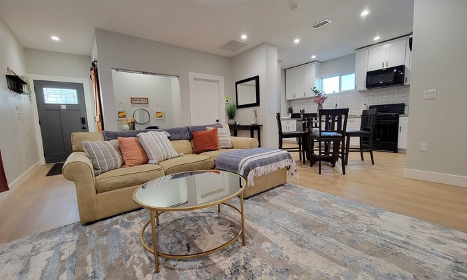 Los Angeles House | Modern and peaceful new construction MTB