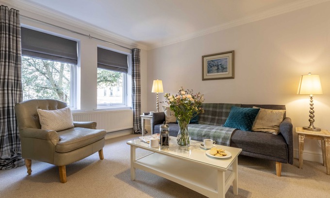 Bath House | Modern and spacious central mews house for 4 with private parking