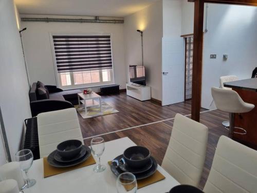Ipswich Apartment | Modern and spacious two bedroom apartment