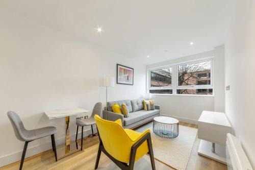 East Grinstead Apartment | Modern and Stylish 1 Bed Apartment in East Grinstead