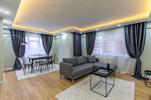 Maltepe Apartment | Modern and Well Designed Apartment Near Public Transportation in Maltepe