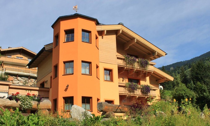 Vorderglemm Apartment | Modern Apartment in Saalbach-Hinterglemm with Sauna