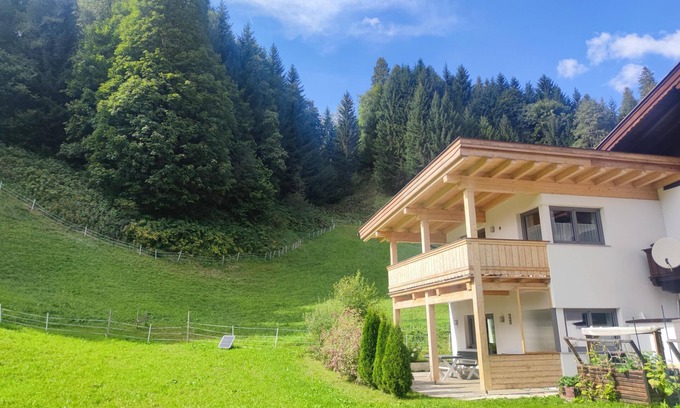Grundau Apartment | Modern apartement, only 450m to the ski lift