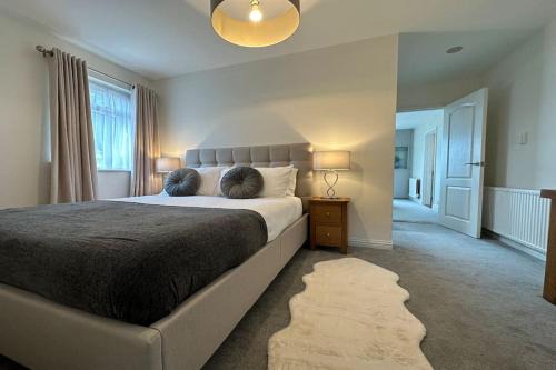 St. Helier Apartment | Modern Apartment Great Location