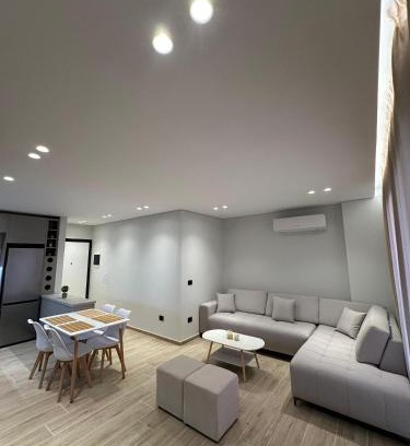 Kodrra Apartment | Modern Apartment by Klaudia