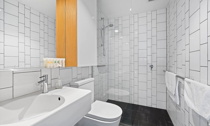 Fitzroy Apartment | Modern Apartment in Flawless Fitzroy+WIFI