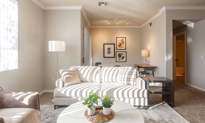 Tramonto Apartment | Modern Apartment in Prime Location (ID4281)