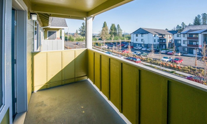 Vancouver Apartment | Modern Apartment in Prime Location (ID4523)