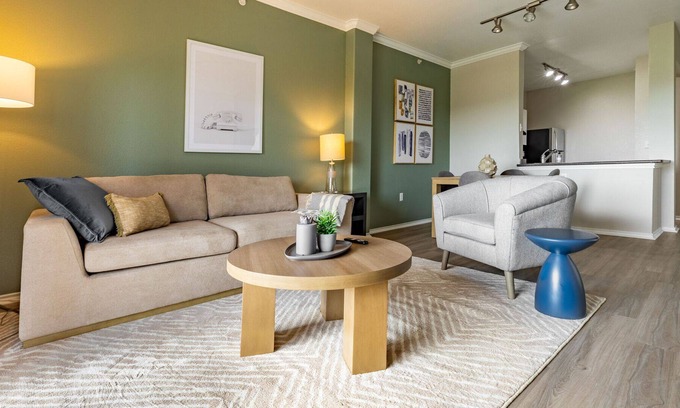 Lewisville Apartment | Modern Apartment in Prime Location (ID9600X63)