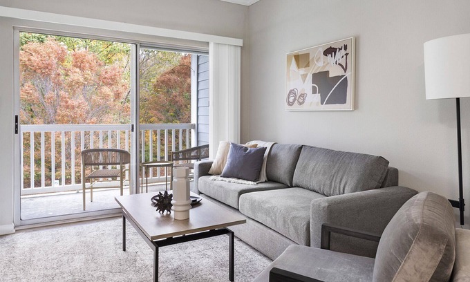 Northwest Raleigh Apartment | Modern Apartment in Prime Location (ID1208X307)