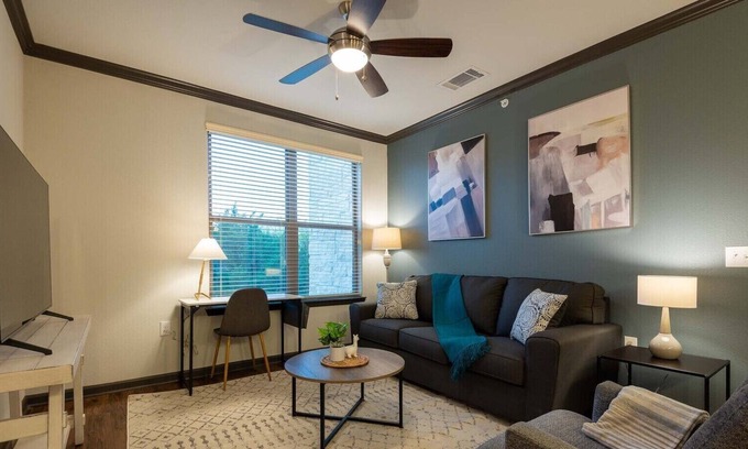 Steiner Ranch Apartment | Modern Apartment in Prime Location (ID7106)