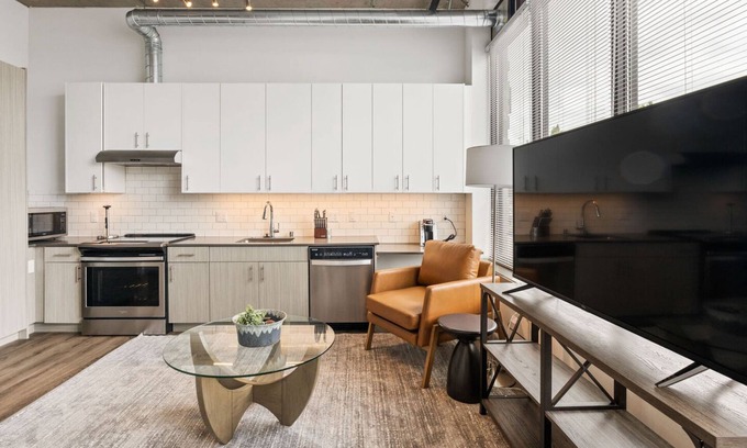 Kent Apartment | Modern Apartment in Prime Location (ID3794X39)