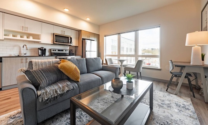 Kent Apartment | Modern Apartment in Prime Location (ID3383)