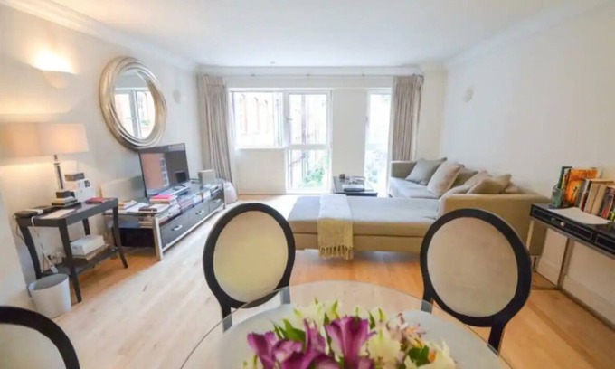 Crouch End Apartment | Modern Apartment in the Heart of Covent Garden, London