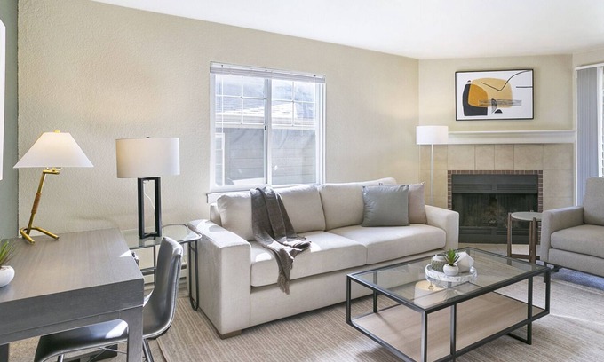 Federal Way Apartment | Modern Apartment in Prime Location (ID8880X28)