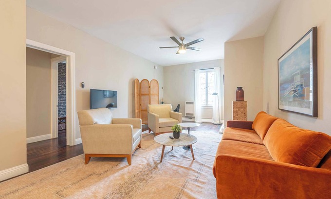 Koreatown Apartment | Modern Apartment in Korea Town