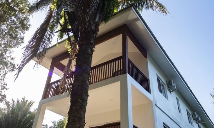 Antoneys Cay Condo | Modern Apartment in West End