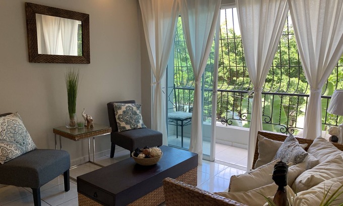 Ciudad Universitaria Apartment | Modern apartment located in the heart of Gazcue.