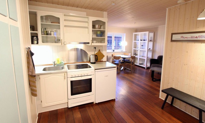 Streymoy Apartment | Modern apartment near beach, marina & city centre