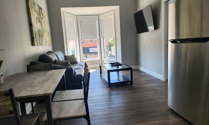 Iola Apartment | Modern Apartment on the Square