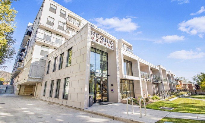 Lower Avenues Apartment | Modern Apartment minutes from the heart of the city- Perfect for professionals