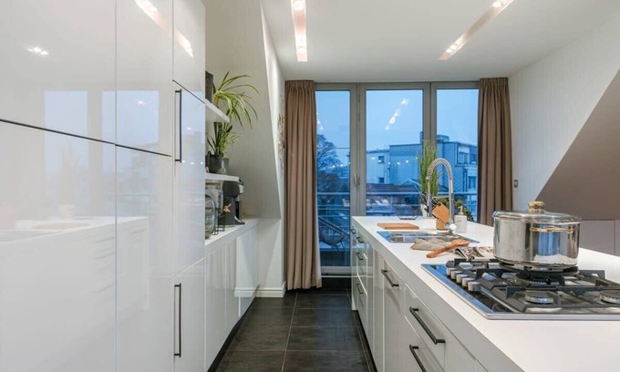Antwerp Apartment | Modern apartment with two large rooftop terraces