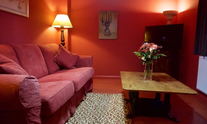 Ipswich Apartment | Modern Apartment with Private Courtyard Garden near the Waterfront, Ipswich