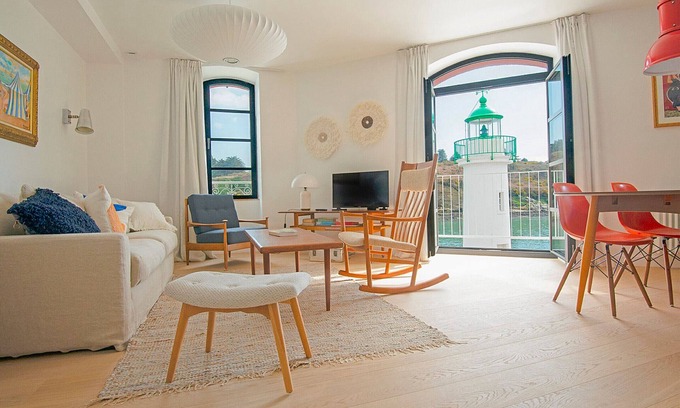 Sauzon Apartment | Modern apartment with port view and balcony in Sauzon