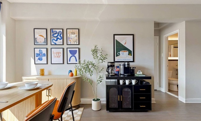 Rosslyn Apartment | Modern Arlington Home | Near DC Metro + Free Parking