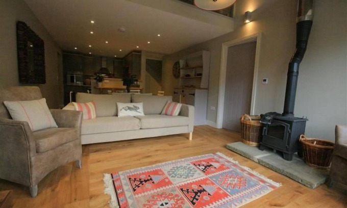 Chedworth House | Modern Barn Conversion, 3 bedrooms