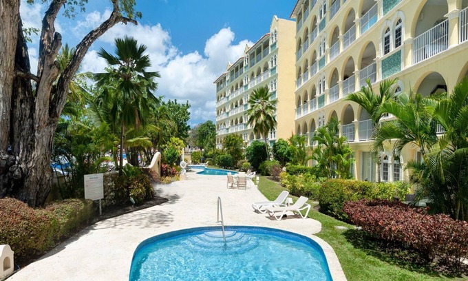 Dover Apartment | Modern Beachfront Condo with Pool - Sapphire 211