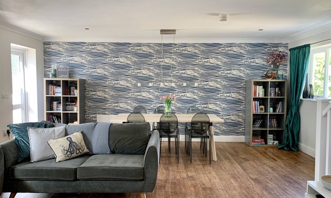 Pembroke House | Modern beach house 3 bed, 3 bath, balcony, sea view