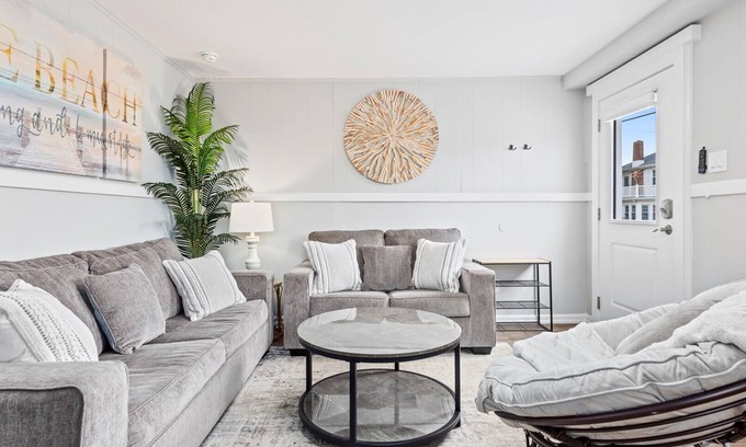 Ventnor City Condo | Modern Beach Retreat! Sleeps 6 - Big Yard & BBQ