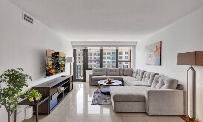 Mid Beach Apartment | Modern Beach Retreat | 2BR/2BA + Pools, Sauna, Gym | Oceanfront Building 1615