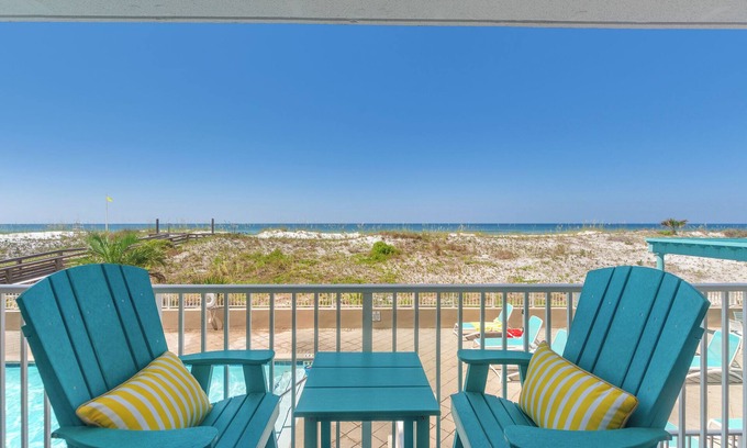 Fort Walton Beach Condo | Modern beach condo with view at Gulf Dunes 105
