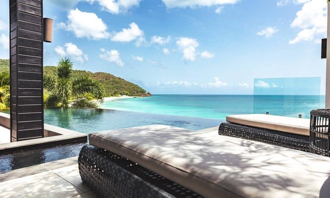Fryes Beach Villa | Modern beachfront 4 bedroom villa at Ffryes beach with private Gym