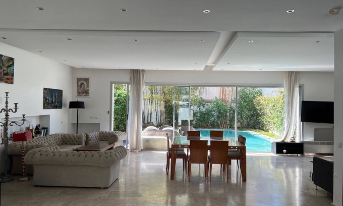 Tamariss House | Modern beachfront villa with private pool