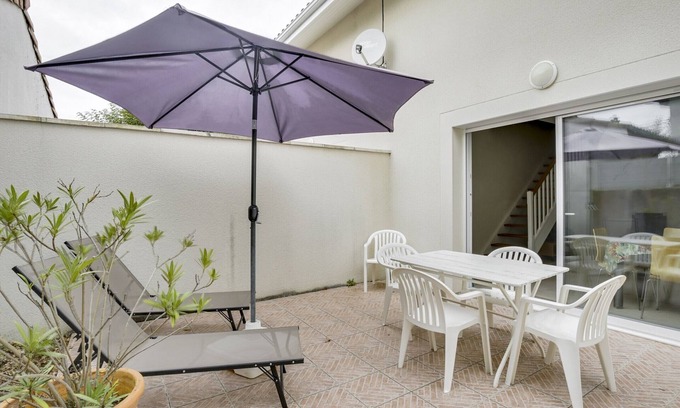 Biscarrosse Plage House | Modern Beachside House for 4-6, Close to Ocean & Town, Biscarrosse