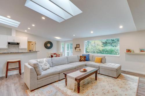 Sudden Valley House | Modern Bellingham Home for work & play, beach access