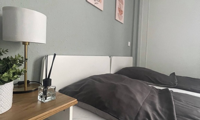 Tannenbusch Apartment | Modern business and travel apartment with kitchenette