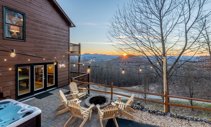 Blairsville Cabin | Modern cabin w/loaded game room, hot tub, stunning views!