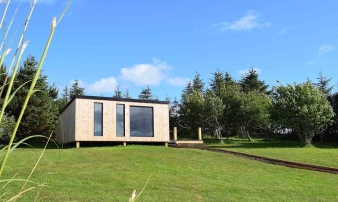 Breakish Cabin | Modern cabin with stunning views & private hot tub
