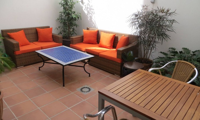 San Felipe Neri Apartment | Modern central apartment with large private garden terrace