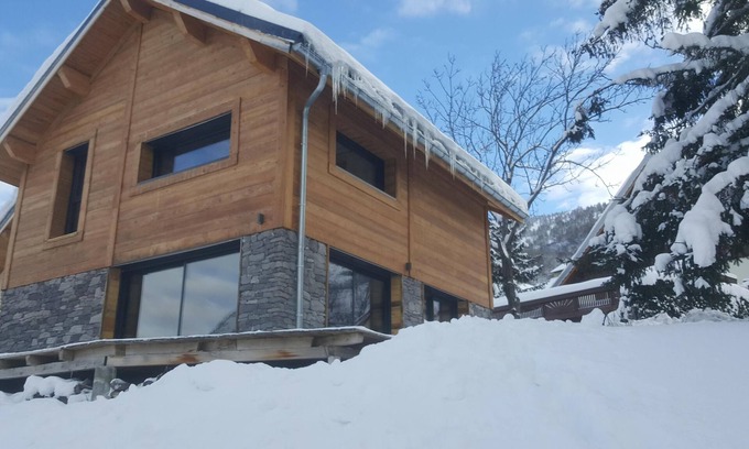 Les Granges Ski Chalet | Modern chalet 4*, very comfortable and quiet. Ideal for 2 or 3 families.