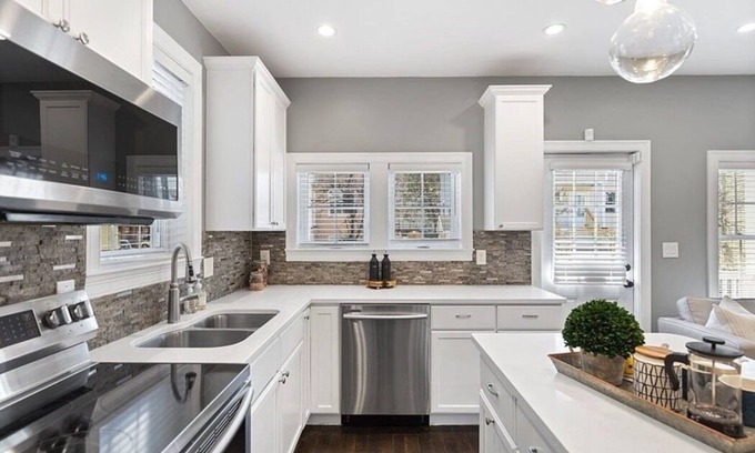 Dudley - Brunswick King Bed & Breakfast | Modern/chic one-bedroom in eco Smart Home - Read Description