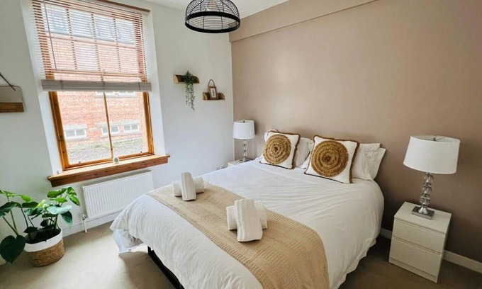 Central Aberdeen Apartment | Modern City Center 2 bedroom Apartment