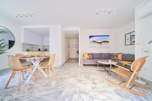 La Victoria Apartment | Modern City Centre Apartment w/Terrace & Fast WIFI