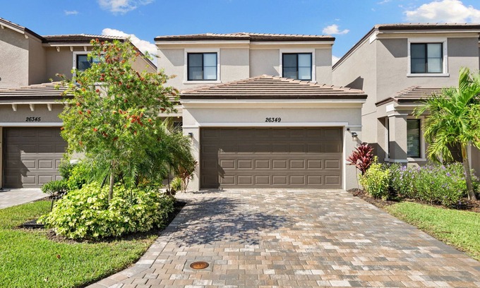 Bonita Springs House | Modern Coastal Home with Golf Course Views